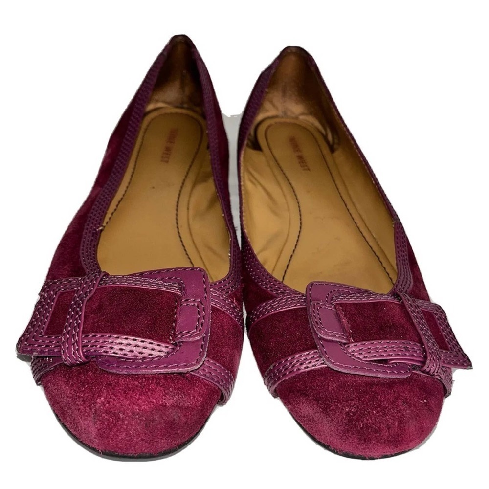 Nine West Raspberry suede flats. Leather upper. Gorgeous buckle trim. Size 7
C